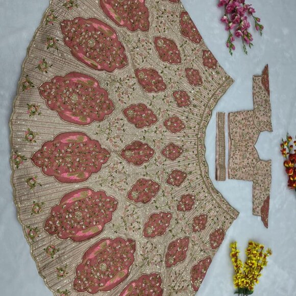 DESIGNER LEHENGA - Picture 15 of 15